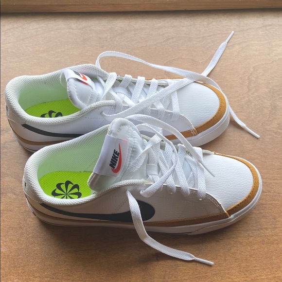 Nike Women's Court Legacy Next Nature Shoe. New without tags. Size 7. - Picture 7 of 11